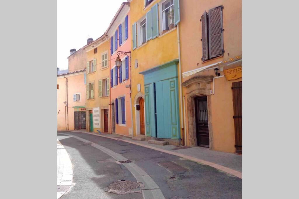Logement attenant à une villa T2 avec terrasse . Besse-sur-Issole Exterior foto